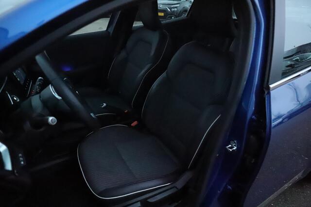 Renault CLIO 1.0 TCe Intens 101PK Half Leder Sfeerverlichting 17 inch LMV Full LED Climate Cruise Control Navigatie Carplay Android Parkeersensor Rijstrooksensor