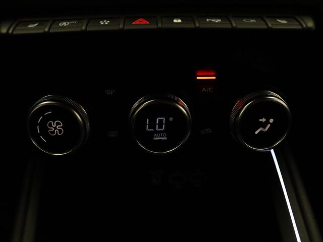 Renault CLIO 100pk TCe Initiale Paris 360° Camera | Cruise | Navi | Parkeersens. v+a