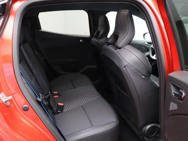 Renault CLIO 1.6 E-Tech Full Hybrid 145pk esprit Alpine | 360 graden camera | Stoel- en stuurverwarming | 17" "La Fleche" velgen |