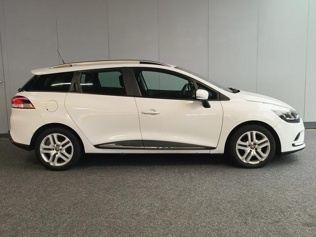 Renault CLIO Estate 0.9 TCe Zen Rijklaar + 12 maanden Bovag-garantie Henk Jongen Auto's in Helmond, al 50 jaar service zoals 't hoort!