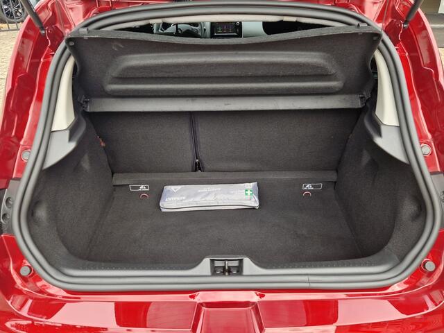 Renault CLIO 0.9 TCe Limited / Navigatie / Bass Reflex / LM-velgen