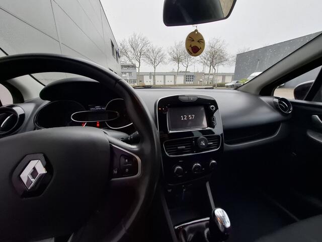 Renault CLIO 0.9 TCe Limited Navi/Led/Cruise/Airco ?