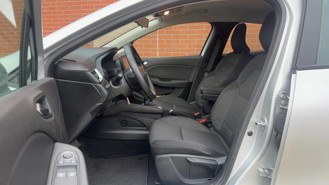 Renault CLIO 1.6 E-Tech Hybride 140 Zen Navigatie Full led Carplay