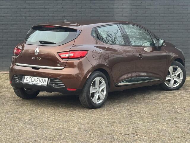 Renault CLIO 0.9 TCe Eco2 Expression I INCL. ¤ 850,00 AFL.KOSTEN + BOVAG GARANTIE