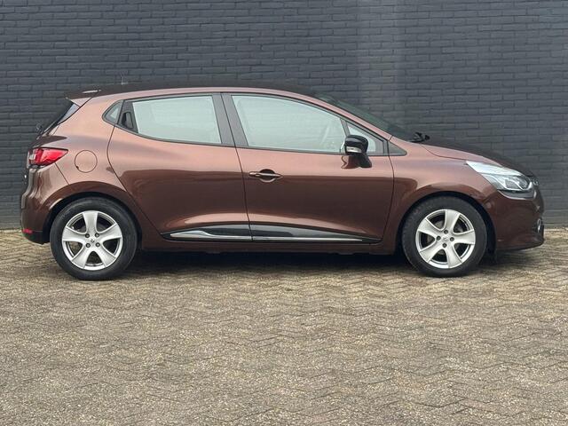 Renault CLIO 0.9 TCe Eco2 Expression I INCL. ¤ 850,00 AFL.KOSTEN + BOVAG GARANTIE