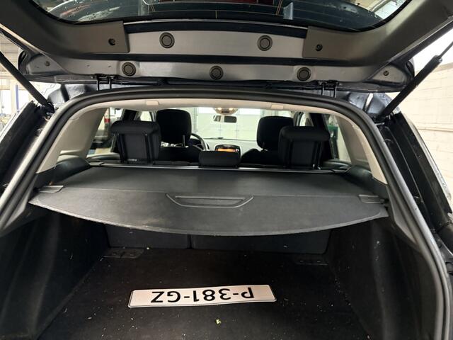 Renault CLIO Estate 1.2 TCe Limited Trekhaak Navi Cruise Pdc Clima