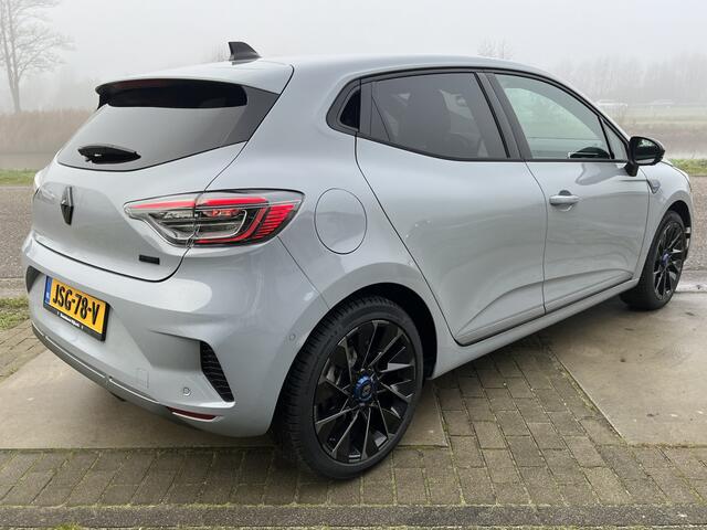 Renault CLIO 1.6 E-Tech Full Hybrid 145 PK esprit Alpine / 360 Camera / Bose / Stoelverw. + Stuurverw. / Adaptive Cruise / LMV /