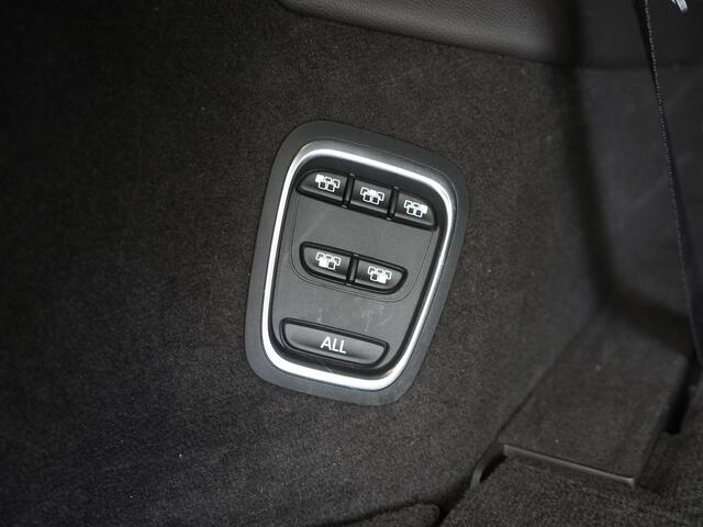 Renault ESPACE 1.8 TCe Initiale Paris 7p. - RIJKLAARPRIJS - All Seasonbanden - Dealeronderhouden - Afneembare Trekhaak - Elektrisch Glazen Panoramadak