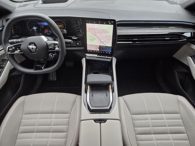 Renault ESPACE E-Tech full hybrid 200 iconic 7p. Automaat / 7 Persoons / HUD / Apple Carplay Android Auto / Pack Advanced Drive Assist / Stuur-, Stoel en Voorruitverwarming / Rondomzicht camera / Stoel met massage functie /