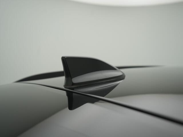 Renault ESPACE E-Tech Full Hybrid 200 Iconic 7p. - RIJKLAARPRIJS - 360 Graden Camera - Adaptive Cruise Control - Panoramadak - Trekhaak - Dealeronderhouden