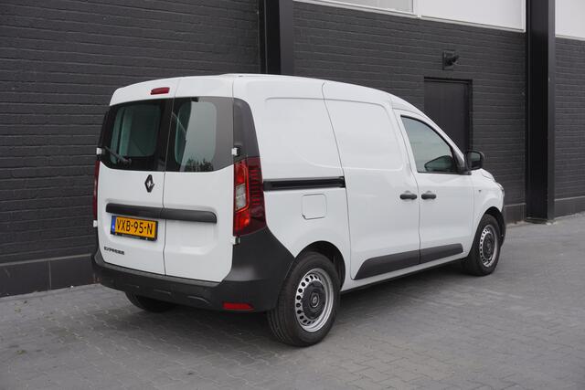 Renault EXPRESS 1.5 dCi EURO 6 - Airco - Cruise - PDC - ¤ 13.900,- Excl.