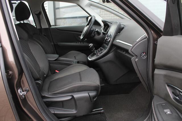 Renault GRAND SCENIC 1.2 TCe Zen / 7 Persoons / Carplay / Trekhaak / Keyless