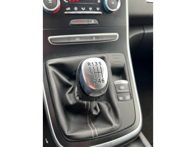 Renault GRAND SCENIC 1.3 TCe 140pk Equilibre/7-persoons/*2022*/Camera/Carplay/Cruise/Led