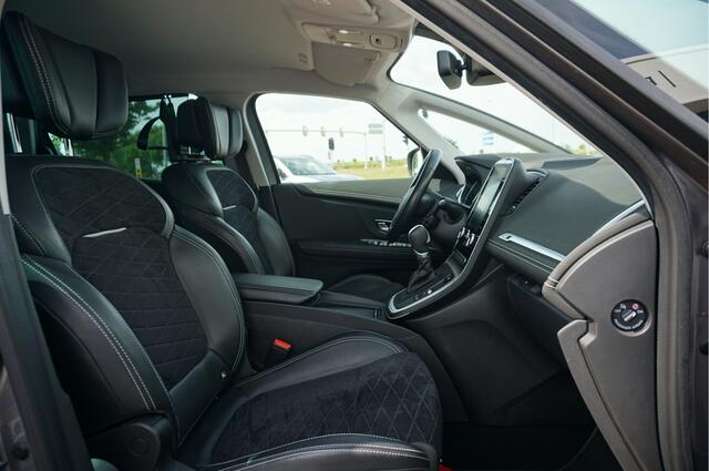 Renault GRAND SCENIC 1.3 TCe 140 EDC Intens 7P Black Edition