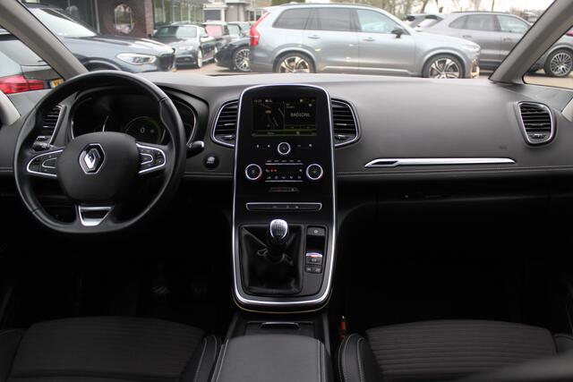 Renault GRAND SCENIC 1.2 TCe Intens / Trekhaak / Camera / Navigatie / 20'' / Half leder / Keyless / Dodehoek / Cruise Control
