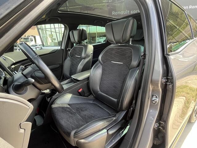 Renault GRAND SCENIC 1.3 TCe 140 PK Bose Black Edition 7-Persoons / Dealer onderhouden / Panorama / Stoelverw. / Keyless / Camera /