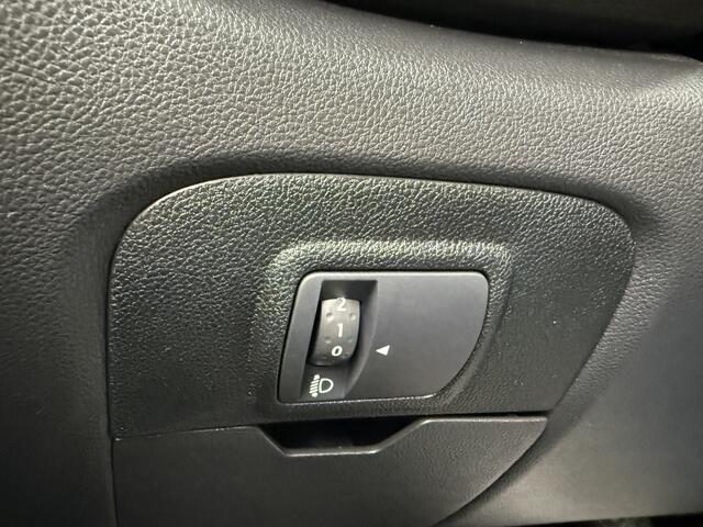 Renault GRAND SCENIC BWJ 2020 1.3 TCe 141 PK Intens AUTOMAAT | TREKHAAK | ADAPTIVE CRUISE | NAVI | CLIMA | PDC | LMV 20" | KEYLESS | LICHT & REGEN SENSOR