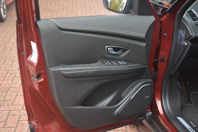 Renault GRAND SCENIC 1.6 dCi Bose | Navigatie | Camera | Panoramadak | Cruise-control | Massage stoel | Leer | NL auto!! |