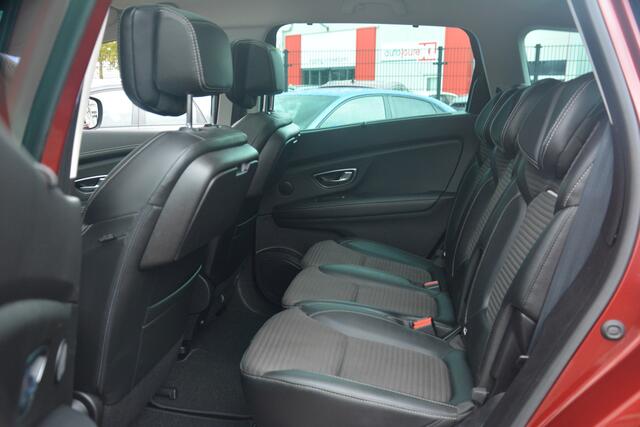 Renault GRAND SCENIC 1.6 dCi Bose | Navigatie | Camera | Panoramadak | Cruise-control | Massage stoel | Leer | NL auto!! |