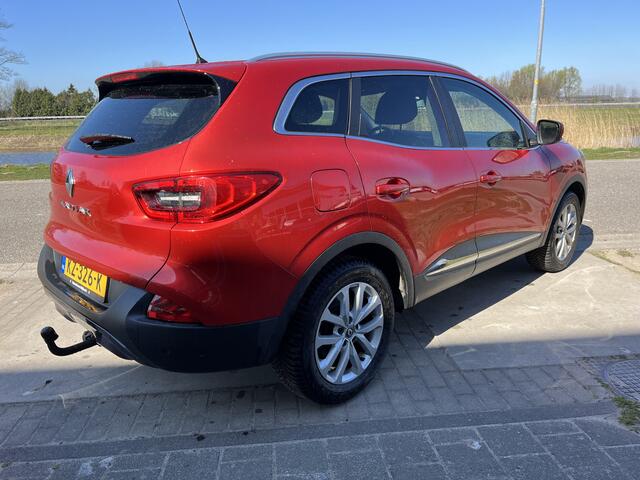 Renault KADJAR 1.2 TCe 130 PK Intens / Dealer onderhouden / Trekhaak / Automaat / Camera / 17' LMV /