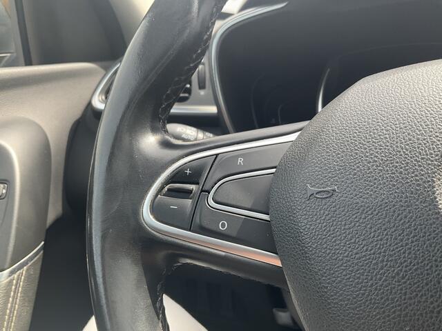 Renault KADJAR 1.2 TCe Bose Pano Leder Nav/Cruise DAB Stoelverw Elek.Stoel Led NL-Auto!