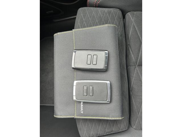 Renault KADJAR 1.3 TCe Black Edition auto is in nieuwstaat !!!