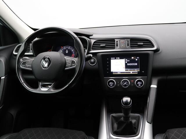 Renault KADJAR TCe 140pk Intens | Climate control | Dodehoeksensor | Achteruitrijcamera met parkeersensoren voor/achter | Trekhaak