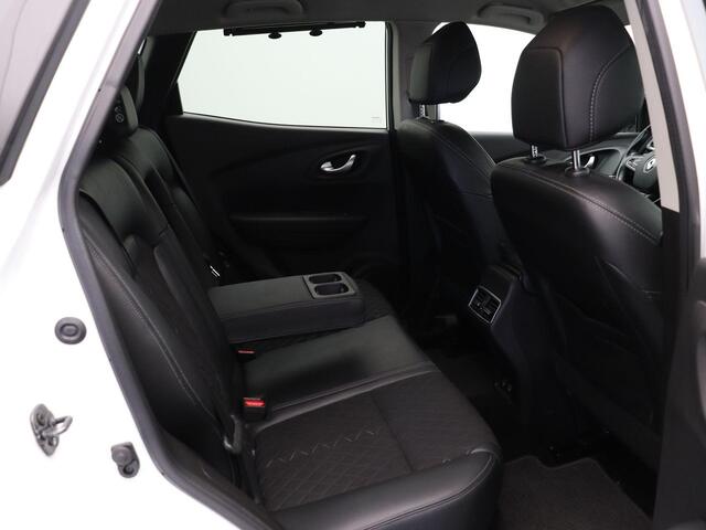 Renault KADJAR TCe 140pk Intens | Climate control | Dodehoeksensor | Achteruitrijcamera met parkeersensoren voor/achter | Trekhaak