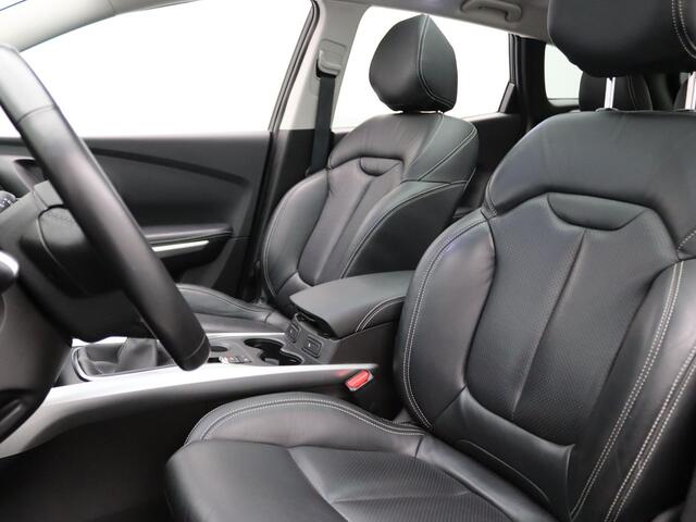 Renault KADJAR TCe 165pk BOSE Camera | Cruise | Parkeersens. v+a | Stoel-/voorruitverw. | Trekhaak | Panoramadak