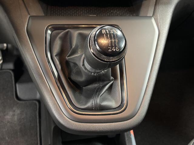 Renault KANGOO 1.5 Blue dCi 115 Luxe L2 / GARANTIE TOT 11-2028 OF 50.000KM / Automatische airco / Trekhaak / Lengte 2 / Zijschuifdeur links + rechts / Navigatiesysteem full map / Pack Securité / Achteruitrijcamera / Trekhaak / Parkeersensoren voor + achter / Cruise cont