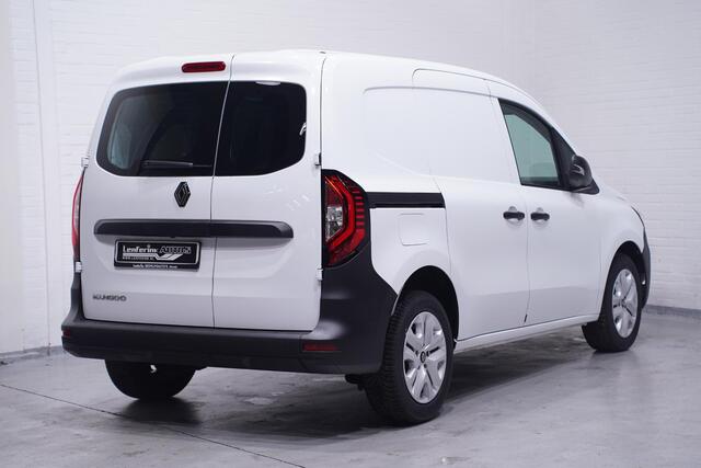 Renault KANGOO 1.5 Blue dCi 95 pk L1 Apple Carplay, BPM Vrij, Camera, Deuren met Ramen, Parkeerhulp V+A, Nieuw, 2-Zits