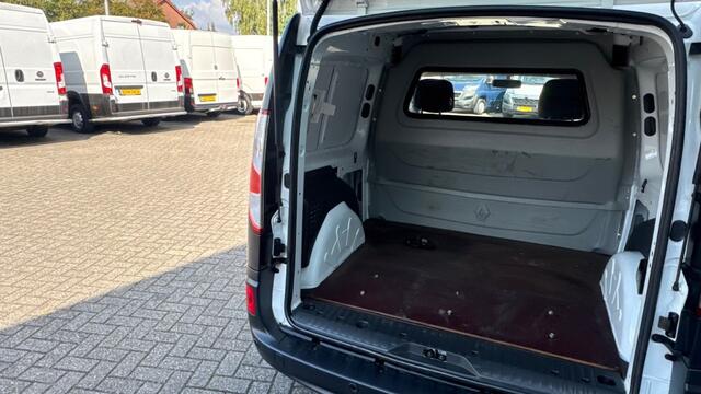 Renault KANGOO 1.5 DCI 55KW 75PK EURO 6 NAVIGATIE/ PARKEERSENSOREN/ 100% DEALERONDERHOUDEN