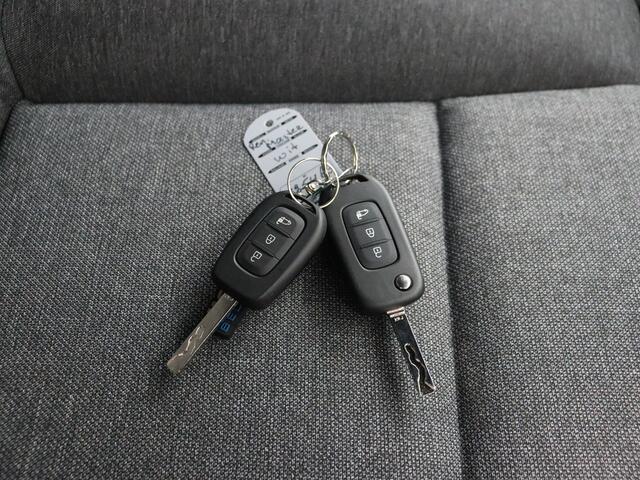 Renault MASTER 2.0DCi 170PK L2H2 Business+ | Bomvol Opties | Google Maps | Camera | 2500Kg Trekhaak | Volledige Betimmering