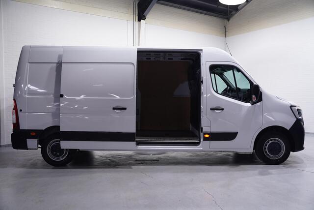 Renault MASTER 2.3 dCi 135 pk L3H2 Airco, Trekhaak Cruise Control, Laadruimte Pakket, PDC achter, 3-Zits