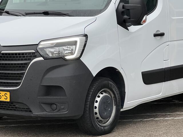 Renault MASTER 2.3 dCi 135 T33 L2H2 Comfort | Trekhaak | Navigatie | Betimmering