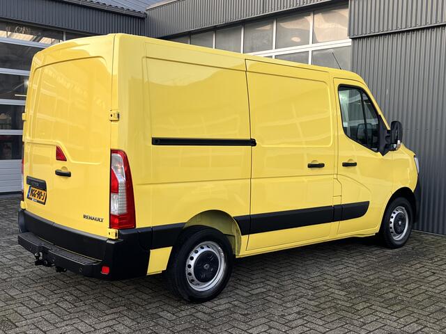 Renault MASTER T28 2.3 dCi 135 L1H1 Airco Cruise controle Trekhaak 2500kg trekgewicht Achteruitrijcamera Schuifdeur 3-Persoons Euro 6 Navigatiesysteem Telefoonverbinding 1e eigenaar
