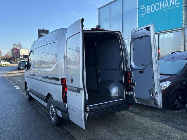 Renault MASTER L2H2 T35 2.0 dCi 130 Advance | 2x schuifdeur | Navigatie | Achteruitrijcamera | Bedrijfswageninrchting | All season banden | Van: ¤ 42.215,- nu rijklaar voor: ¤ 37.660,-