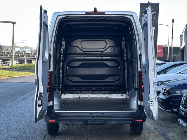 Renault MASTER L2H2 T35 2.0 dCi 130 Advance | 2x schuifdeur | Navigatie | Achteruitrijcamera | Bedrijfswageninrchting | All season banden | Van: ¤ 42.215,- nu rijklaar voor: ¤ 37.660,-