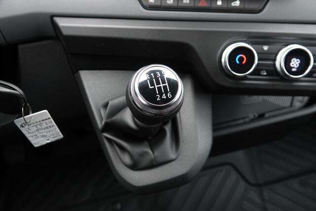 Renault MASTER T35 | L2H2 | 2.0Dci 150Pk | Stoel-Bank | 3.500Kg Trekgewicht | Achteruitrijcamera | LED | Urban Grey