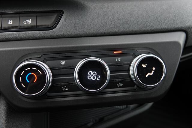 Renault MASTER T35 | L2H2 | 2.0Dci 150Pk | Stoel-Bank | 3.500Kg Trekgewicht | Achteruitrijcamera | LED | Urban Grey