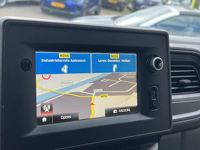 Renault MASTER T33 2.3 dCi 135 L2H2 Comfort | Trekhaak | Navigatie | DAB | Parkeersensoren | Airco |