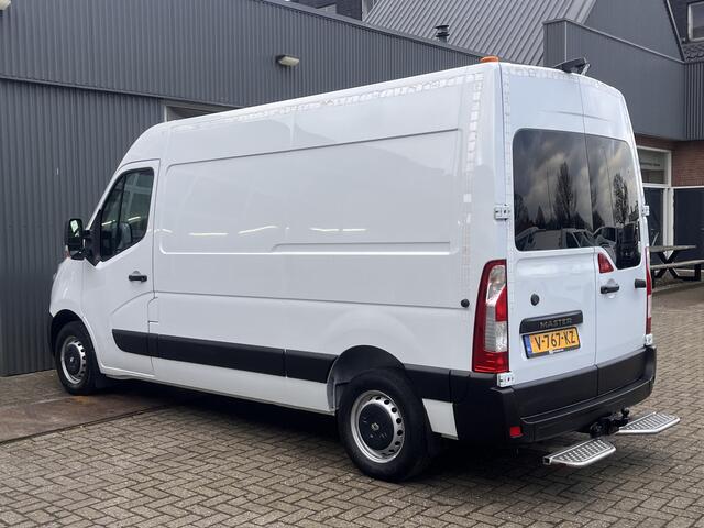 Renault MASTER T35 2.3 dCi L2H2 146PK Euro 6 Airco Cruise controle Kastinrichting Omvormer Standkachel Camera Telefoonverbinding Werkplaatsinrichting 1e Eigenaar Bpm vrij Ideaal voor camper!!