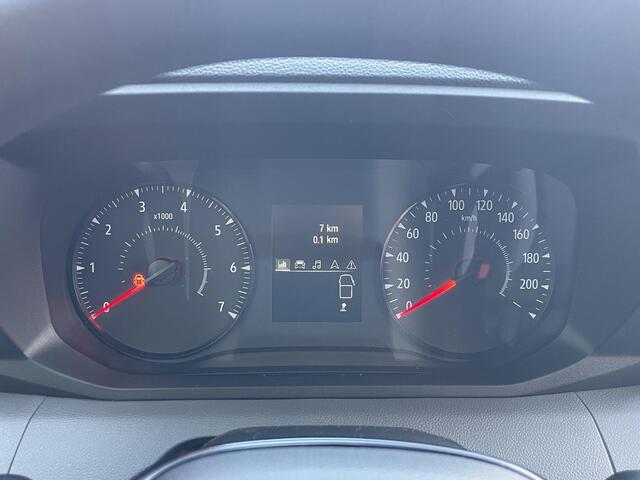 Renault MASTER T35 2.0 dCi 130 L2H2 Advance Gris Etoile |