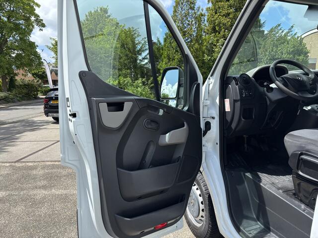 Renault MASTER T35 2.3 dCi L2H3 Ideale auto voor ombouw naar camper / kampeerauto met ruiten in de achter- en zijdeuren