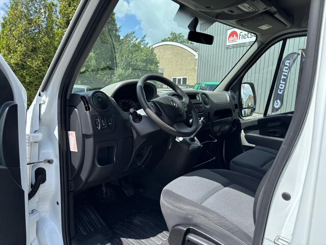 Renault MASTER T35 2.3 dCi L2H3 Ideale auto voor ombouw naar camper / kampeerauto met ruiten in de achter- en zijdeuren