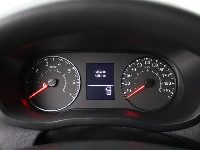 Renault MASTER 2.3DCi 150PK L3H2 Special Edition | Navigatie | Camera | 3-Persoons | Betimmering