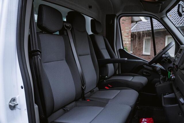 Renault MASTER 2.3 dCi 165 PK Bakwagen met Laadklep en zijdeur Airco | Cruise Control | LxBxH 420x210x232 cm | Nieuw |