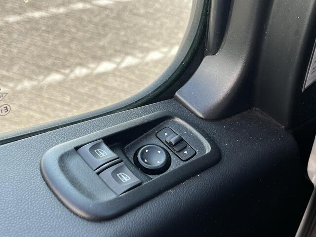 Renault MASTER T35 2.3 dCi 145 BAKWAGEN | Achteruitrijcamera | Apple Carplay | Android Auto | DAB | Cruise Control | Airco |