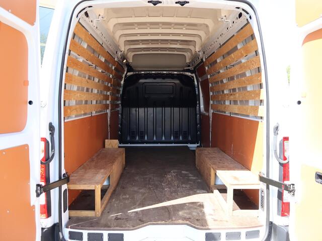 Renault MASTER T35 2.3 DCI 145 PK DUBBEL LUCHT L4H3 + 3500 KG TREKHAAK