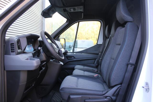 Renault MASTER T35 2.0 dCi 170pk L2H2 Extra - 2x Schuifdeur - Navigatie - Blind Spot - Camera - Stoelverwarming - Verwarmde voorruit - Rijklaar